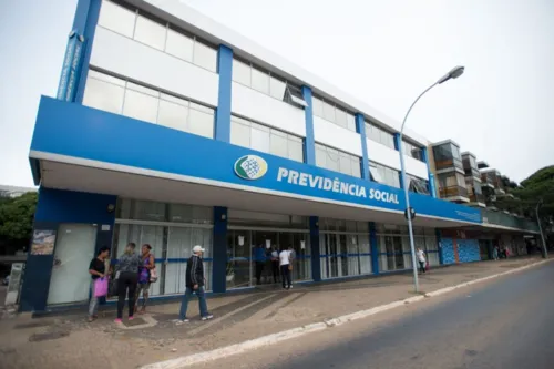 Servidores do Instituto Nacional do Seguro Social (INSS) entraram em greve por tempo indeterminado. Eles reivindicam reajuste salarial de 27,5% e melhores condições de trabalho (Marcelo Camargo/Agência Brasil)