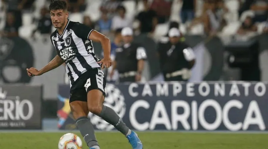 Imagem ilustrativa da imagem Jogador do Botafogo vai receber quase R$ 10 milhões por cláusula