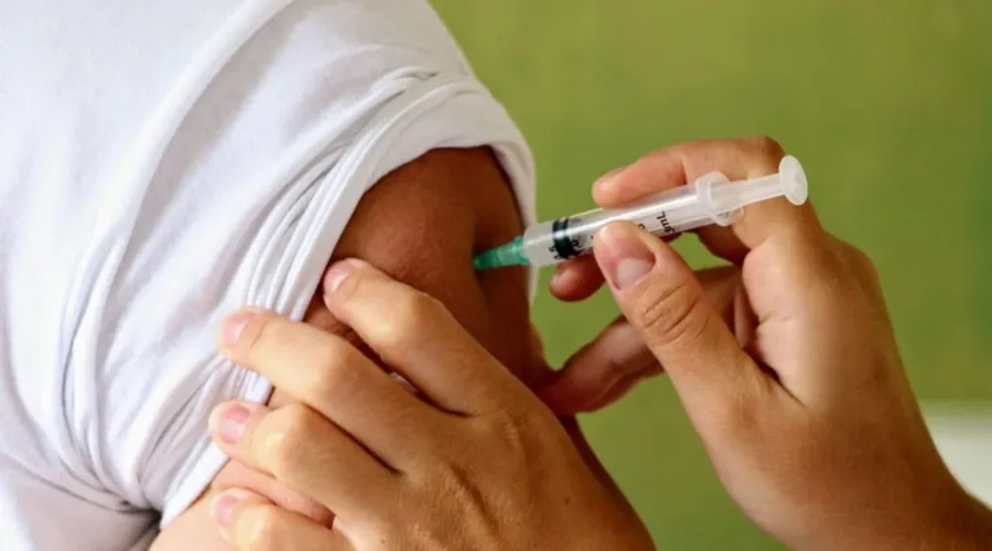 Imagem ilustrativa da imagem Influenza: vacinação para população geral inicia na próxima segunda