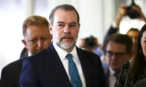 O presidente do Supremo Tribunal Federal, Dias Toffoli, vai ao Congresso para reunião com o presidente da Câmara dos Deputados, Rodrigo Maia.