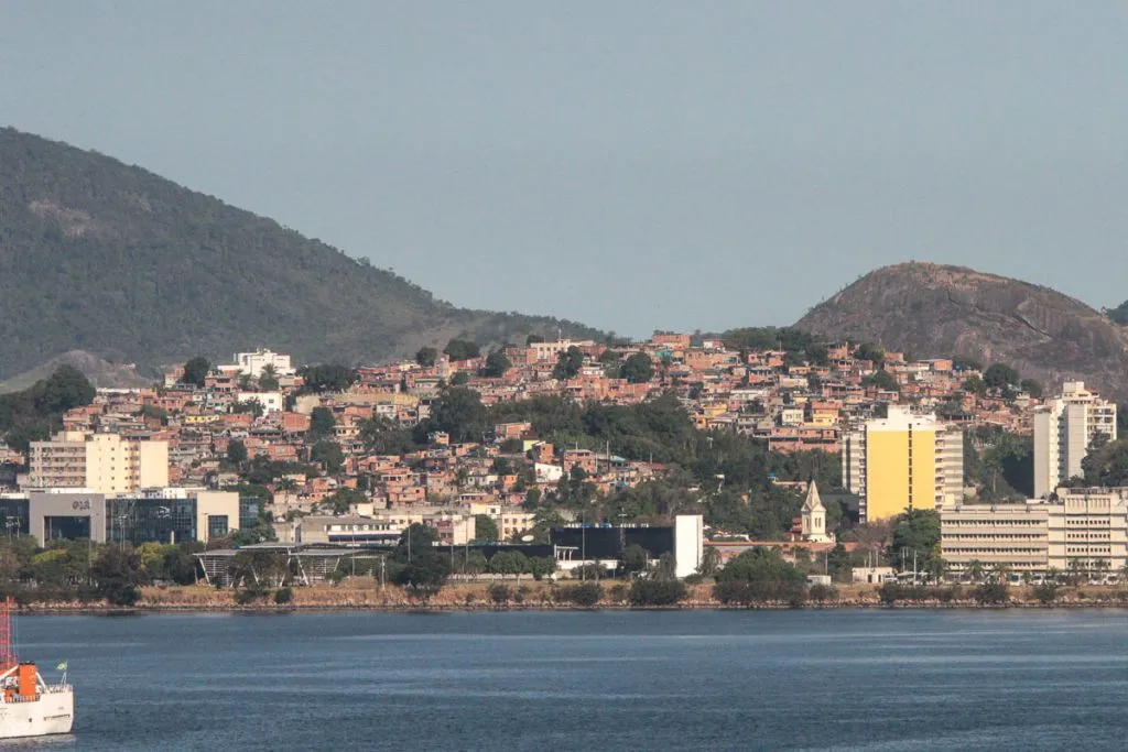 Imagem ilustrativa da imagem Preso em Niterói, ‘Pelé’ era braço-direito de ‘rei’ de facção no Rio