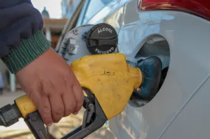Imagem ilustrativa da imagem Preço do combustível varia até 20% em postos de Niterói