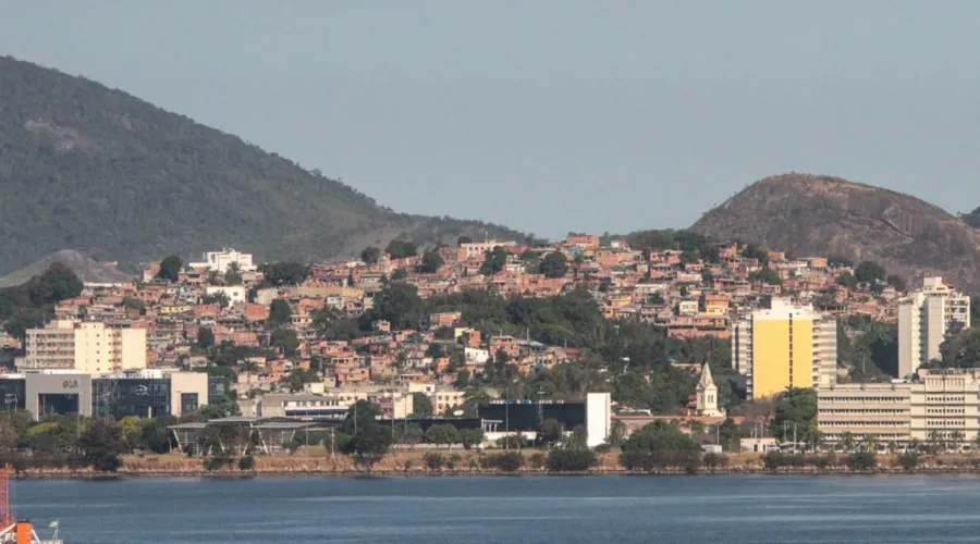 Imagem ilustrativa da imagem Preso em Niterói, ‘Pelé’ era braço-direito de ‘rei’ de facção no Rio