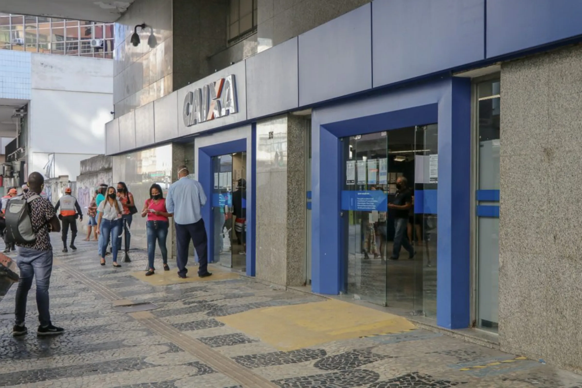 Imagem ilustrativa da imagem Operação contra fraudes no INSS e Caixa Econômica em Niterói