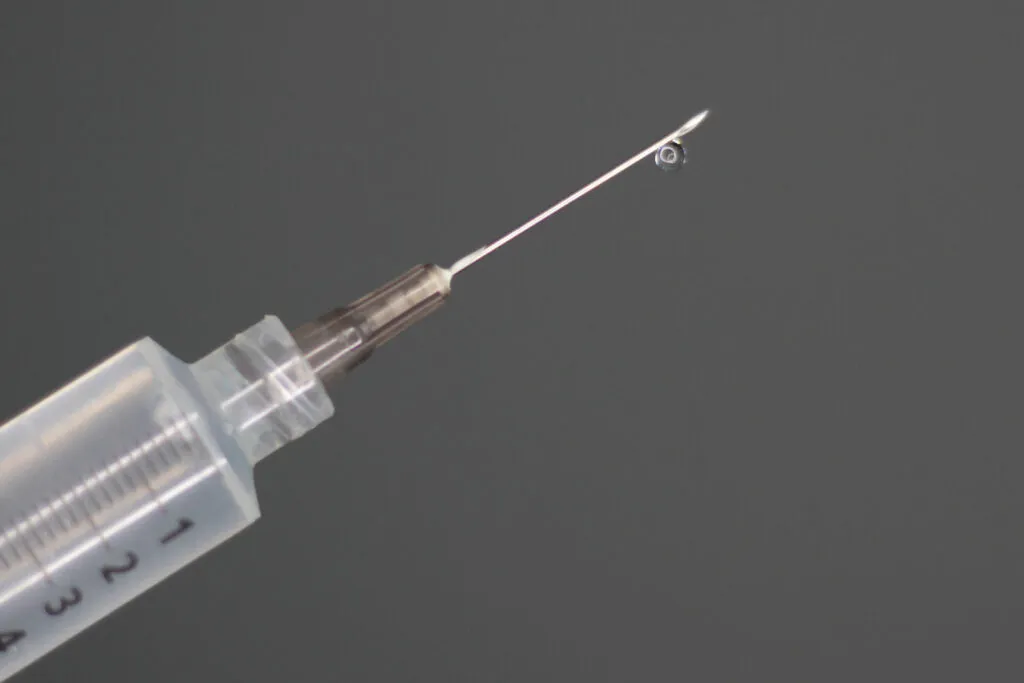 Imagem ilustrativa da imagem Anvisa recebe novo pedido para análise de vacina contra Covid-19
