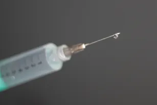Imagem ilustrativa da imagem Vacina russa pode ser produzida no Brasil até o fim do ano