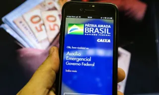 Imagem ilustrativa da imagem Caixa paga auxílio para nascidos em abril nesta quarta