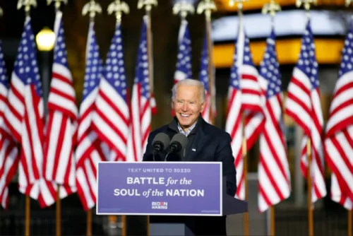 Imagem ilustrativa da imagem Biden determina prioridade na vacinação de professores