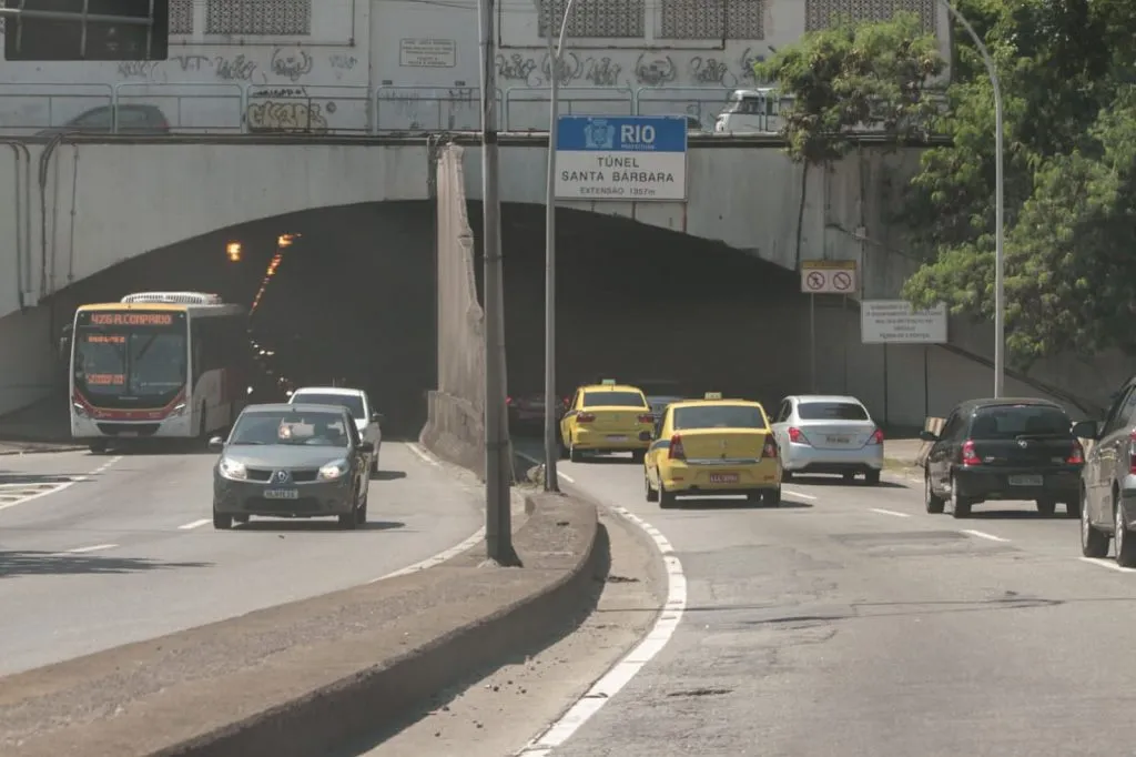 Imagem ilustrativa da imagem Assalto e prisão fecham Túnel Santa Bárbara, no Rio