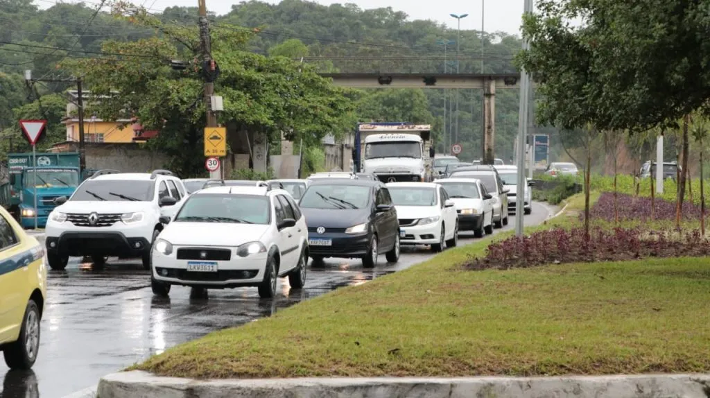Imagem ilustrativa da imagem Chuva e trânsito lento em Niterói e São Gonçalo