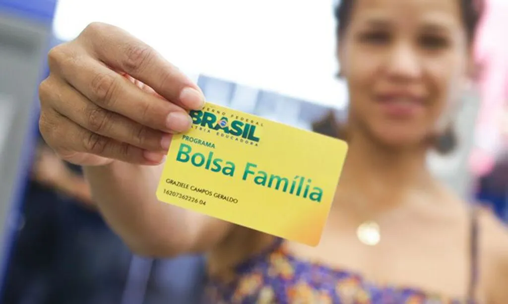 Imagem ilustrativa da imagem Caixa paga auxílio para beneficiários do Bolsa Família nesta sexta