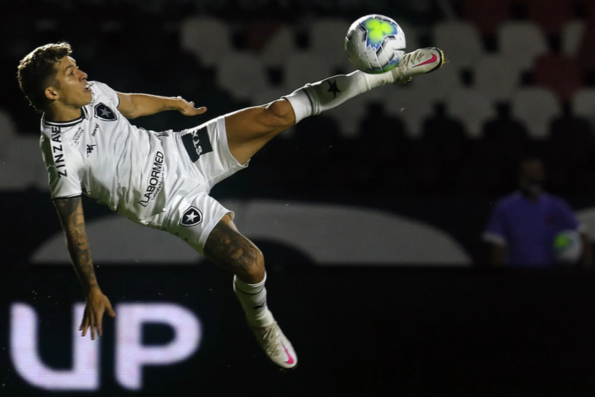 Imagem ilustrativa da imagem Botafogo acerta renovação de Bruno Nazário