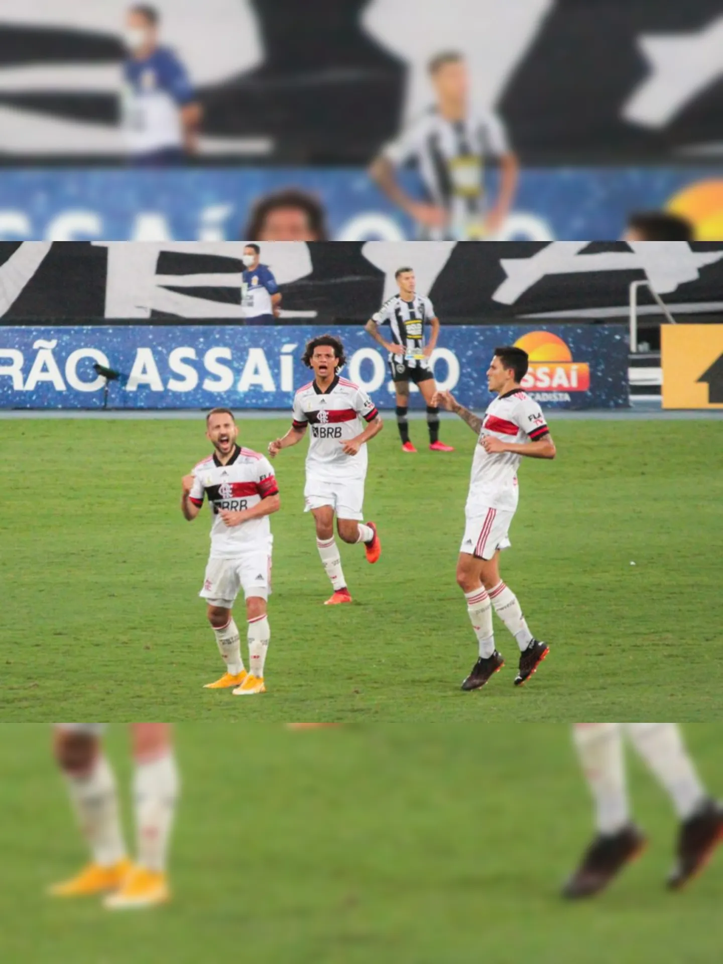 Imagem ilustrativa da imagem Flamengo joga para o gasto e vence o Botafogo