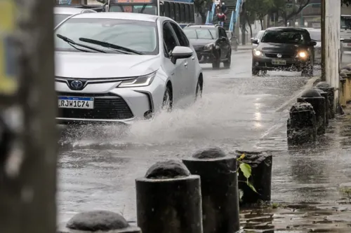 Imagem ilustrativa da imagem Após temporal, Rio volta ao estágio de mobilização