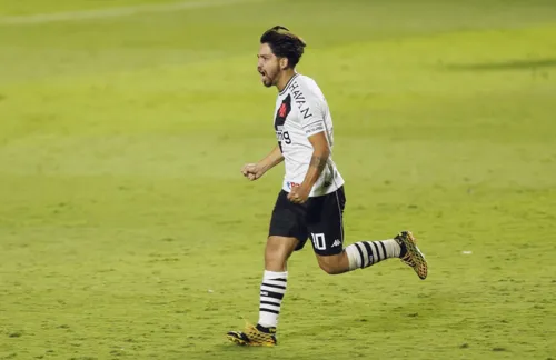 Imagem ilustrativa da imagem Com dores musculares, Benítez desfalca o Vasco contra o Corinthians