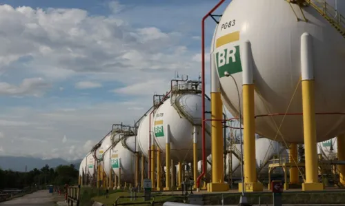 Esferas de armazenamento de Gás Liquefeito de Petróleo (GLP) da Refinaria Duque de Caxias - REDUC