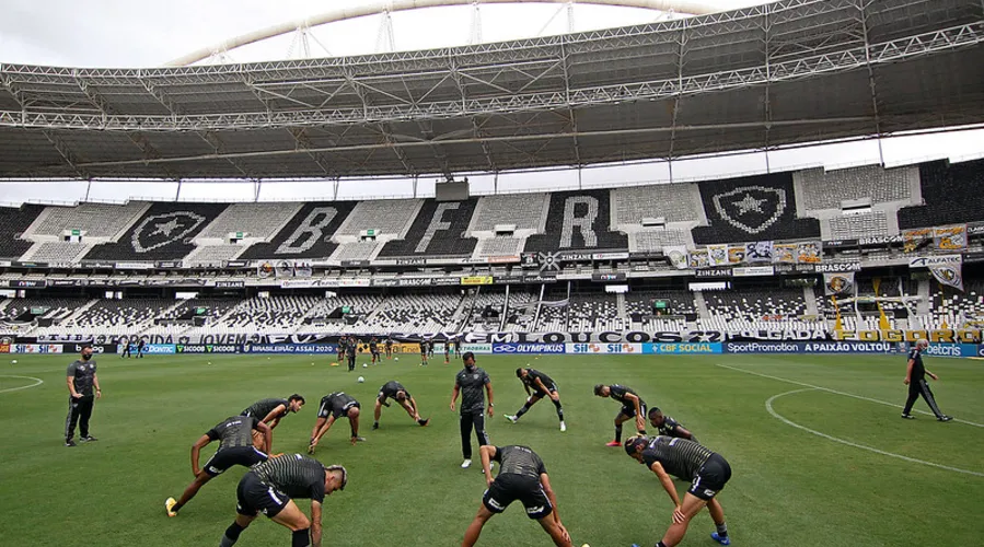 Imagem ilustrativa da imagem Botafogo tem quase um time inteiro no último mês de contrato