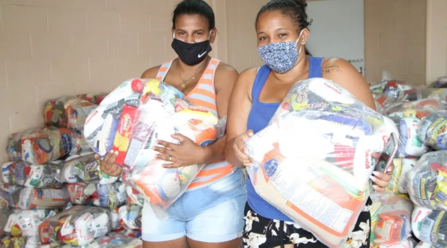 Imagem ilustrativa da imagem Distribuição de cestas básicas para alunos da rede municipal em Maricá