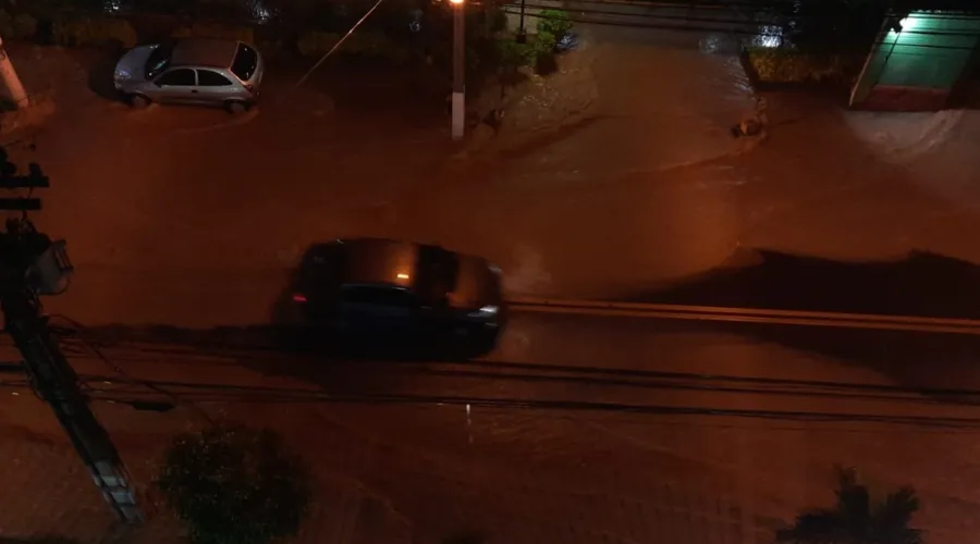 Imagem ilustrativa da imagem Madrugada de chuva e caos em Niterói