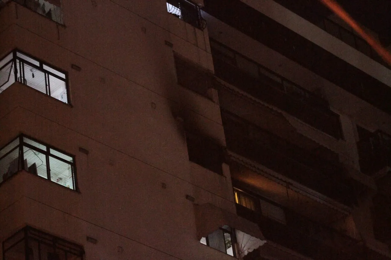 Imagem ilustrativa da imagem Fogão pega fogo em apartamento de Icaraí e assusta