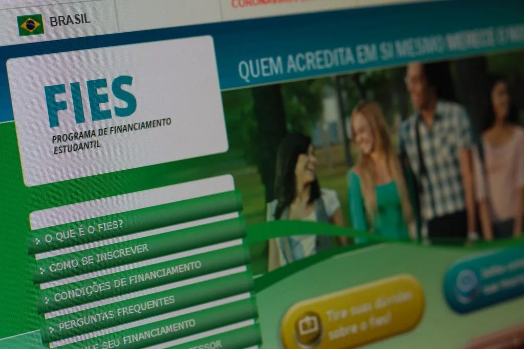 Imagem ilustrativa da imagem Bolsonaro edita regras para renegociação de dívidas do Fies