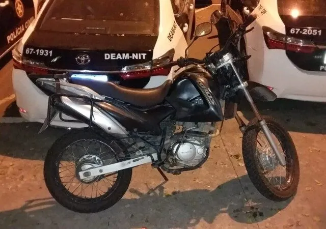 Imagem ilustrativa da imagem Presos com moto roubada em Niterói