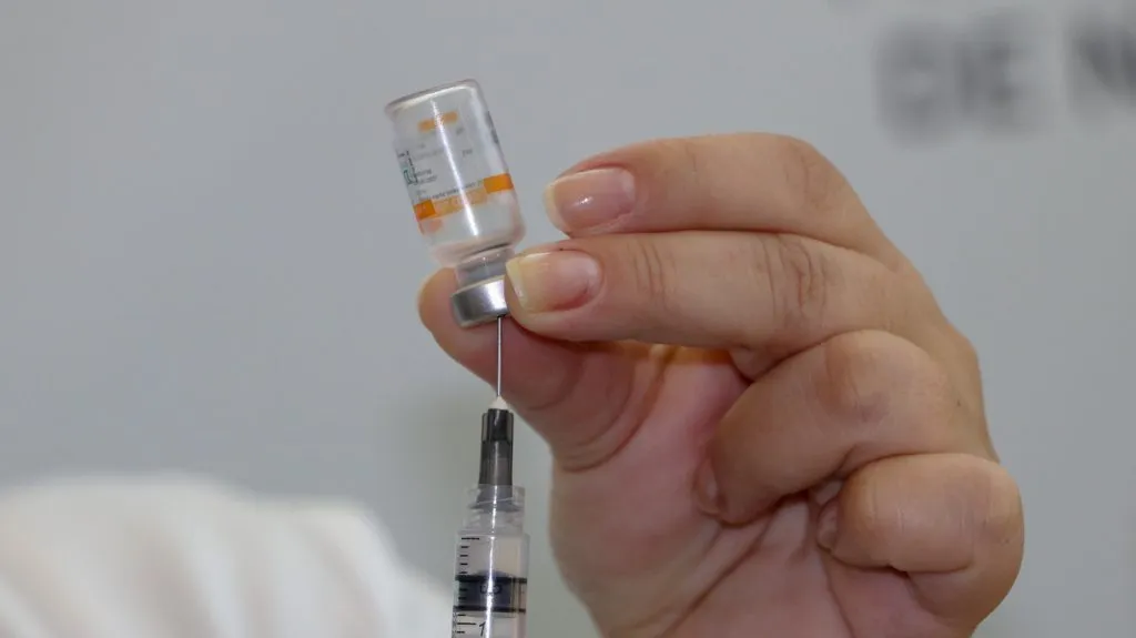 Imagem ilustrativa da imagem Vacinação em massa pode estabilizar economia, diz Paulo Guedes