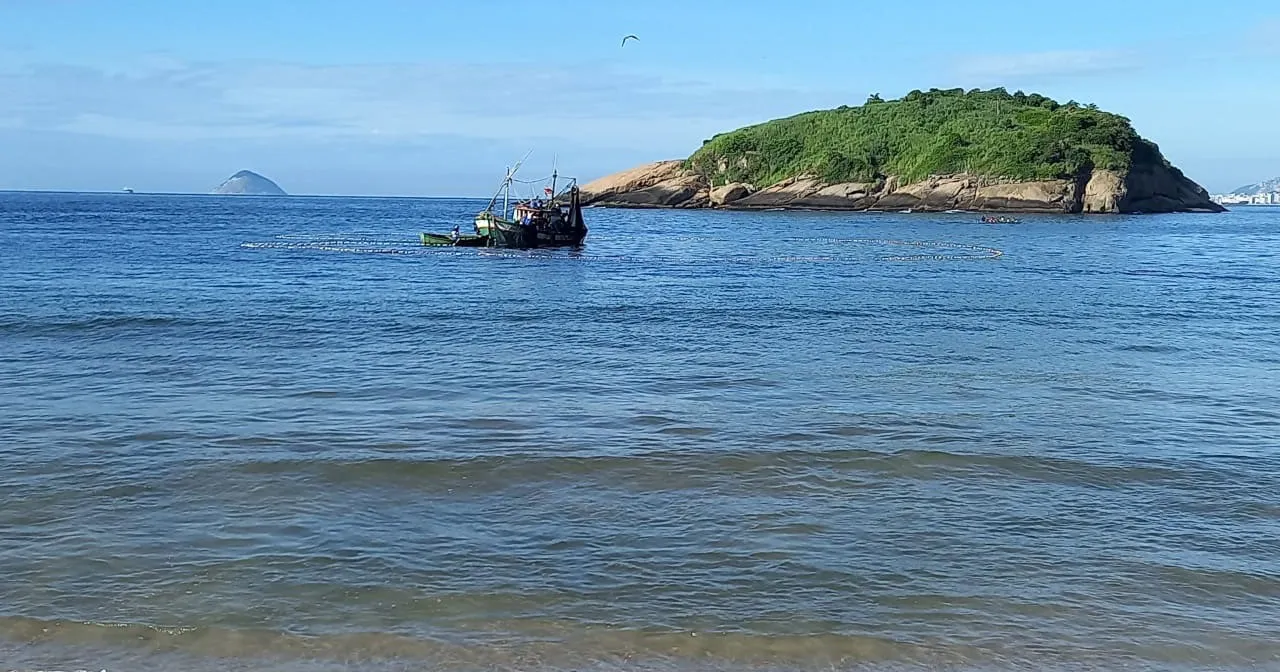 Imagem ilustrativa da imagem Pesca ilegal em Piratininga termina com 13 presos