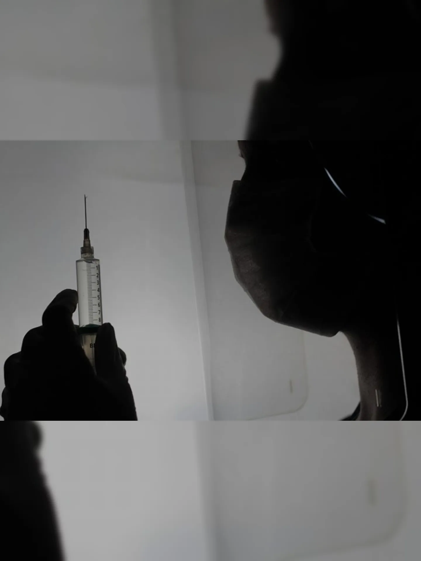 Imagem ilustrativa da imagem VIPs da vacina: polícia investiga quem são os fura-filas no estado