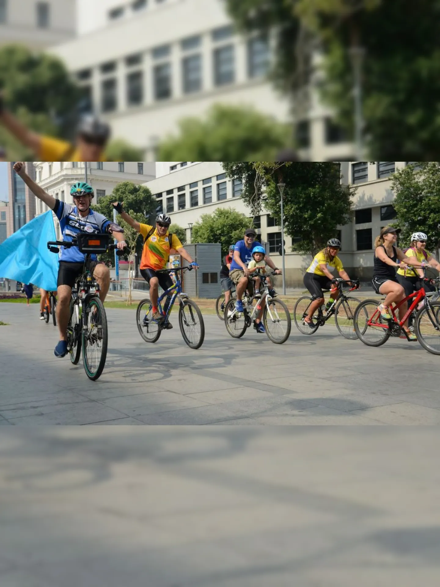 Passeio de bicicleta Pedal da Paz, no centro do Rio, tem como objetivo chamar atenção para a convivência pacífica entre pedestres, ciclistas e motoristas.