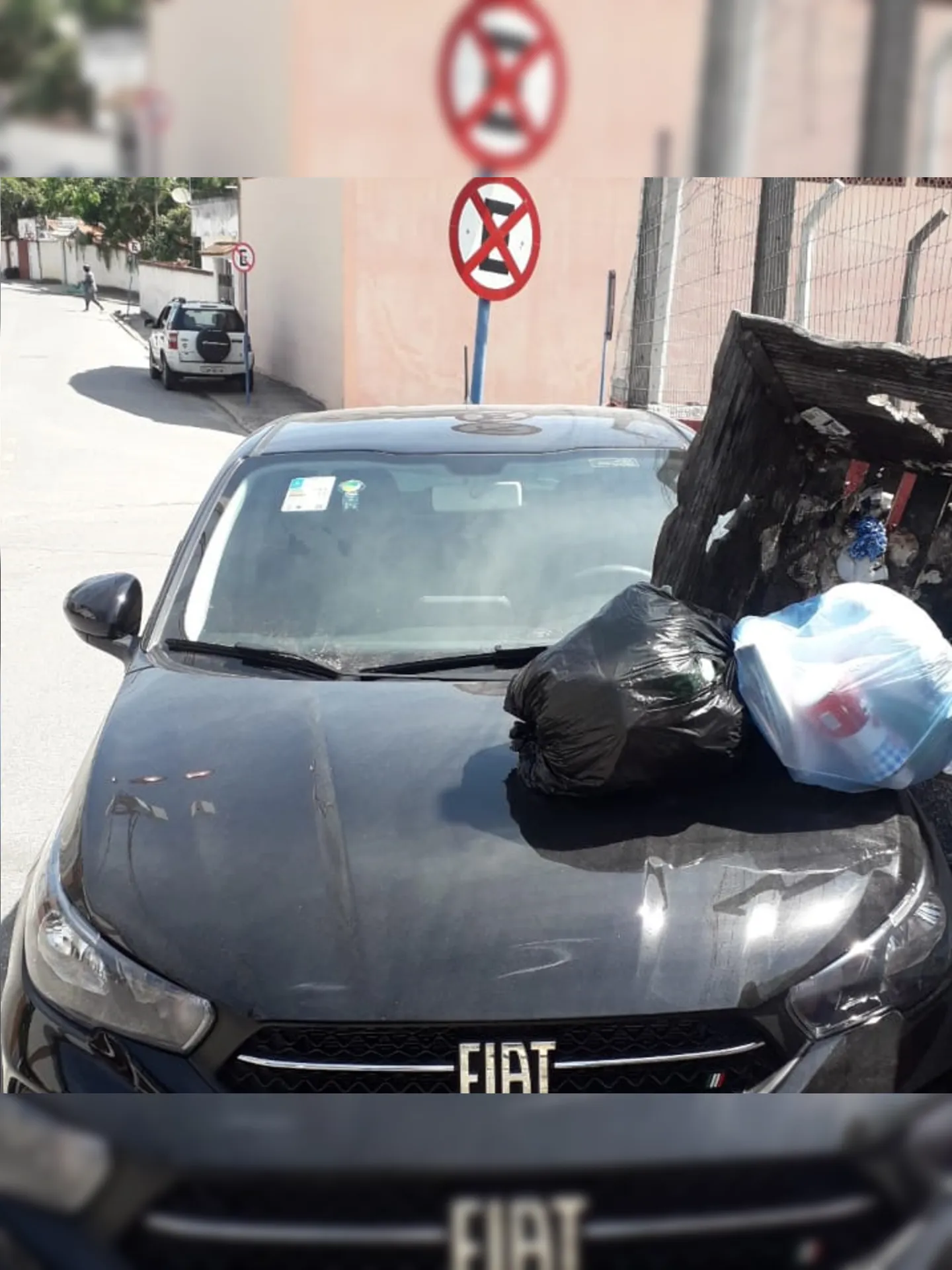 Imagem ilustrativa da imagem Acidentes com carro desgovernado em Maricá