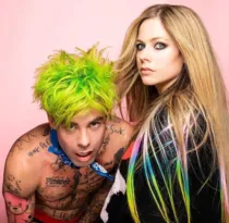 Imagem ilustrativa da imagem Avril Lavigne de volta e 'em chamas'