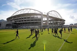 Imagem ilustrativa da imagem Botafogo anuncia o afastamento de três jogadores do elenco