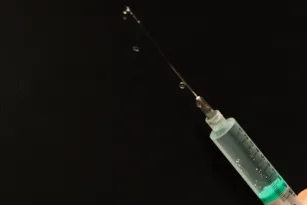 Imagem ilustrativa da imagem Medida que facilita compra de vacinas contra Covid-19 é aprovada