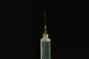 Imagem ilustrativa da imagem Prefeitura de Niterói não vai antecipar vacinação contra Covid-19