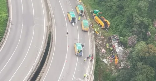 Imagem ilustrativa da imagem Acidente de ônibus deixa mortos e feridos no Paraná