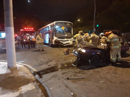 Imagem ilustrativa da imagem Acidente entre carro e ônibus deixa ferido na Zona Sul de Niterói