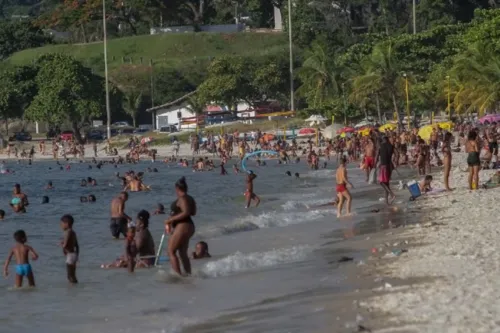 Imagem ilustrativa da imagem Terçou com vacina, sol e praias lotadas em Niterói