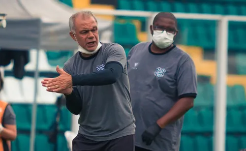 Imagem ilustrativa da imagem Técnico brasileiro dispara contra Jorge Jesus, Gabigol e Sampaoli