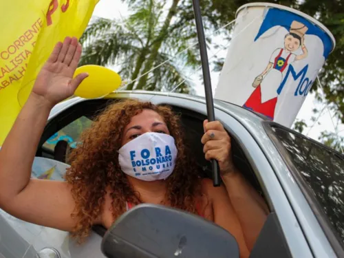 Imagem ilustrativa da imagem Carreata em Niterói contra Bolsonaro pede vacina para todos