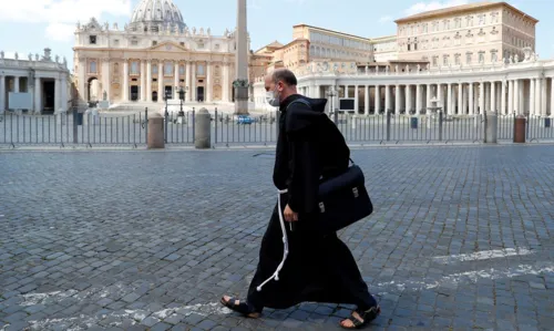 Imagem ilustrativa da imagem COVID-19: Vaticano planeja campanha de vacinação rápida