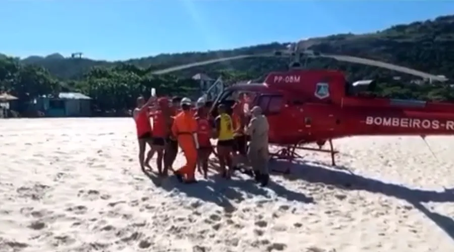 Imagem ilustrativa da imagem Resgatada de helicóptero após mal súbito na Praia de Itaipu