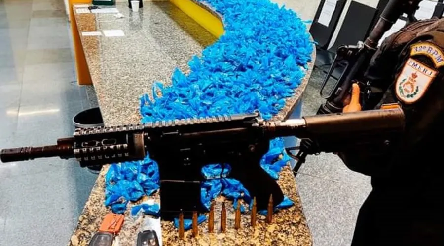 Imagem ilustrativa da imagem Polícia tira arma de guerra  de circulação em Macaé