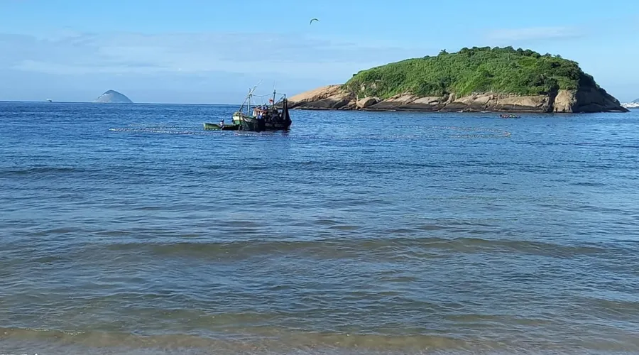 Imagem ilustrativa da imagem Pesca ilegal em Piratininga termina com 13 presos