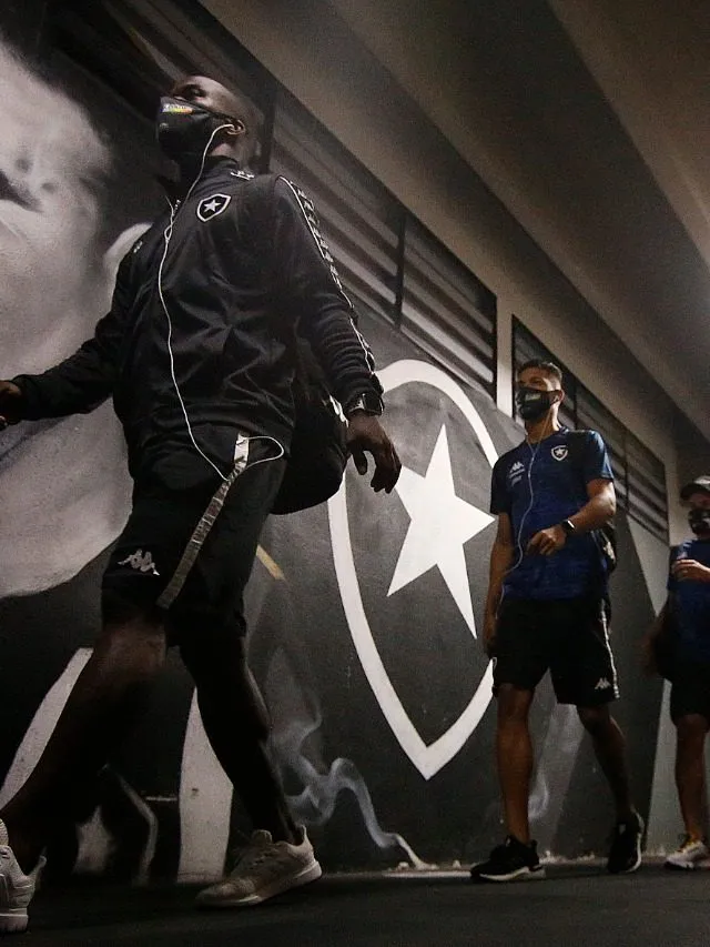 Imagem ilustrativa da imagem Botafogo divulga escalação para jogo que pode definir rebaixamento