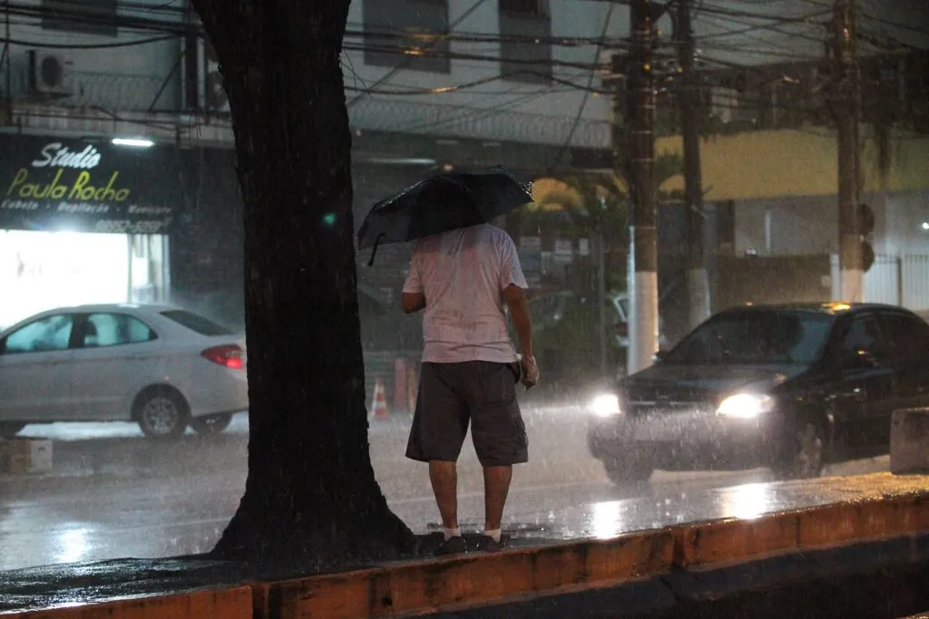 Imagem ilustrativa da imagem Alerta de chuva e tempo ameno em Niterói e regiões