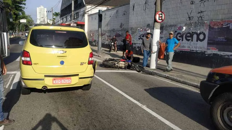 Imagem ilustrativa da imagem Acidente deixa motociclista ferido na Alameda