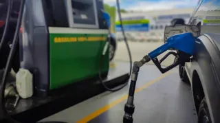 Imagem ilustrativa da imagem Com alta no preço da gasolina confira a melhor opção para abastecer em SG