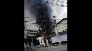 Imagem ilustrativa da imagem Incêndio destrói casa de festas na Região Oceânica de Niterói