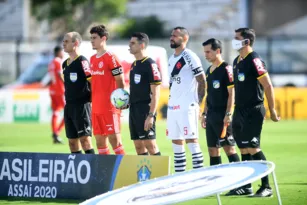 Imagem ilustrativa da imagem Vasco vai ao STJD pedir anulação de jogo contra o Internacional